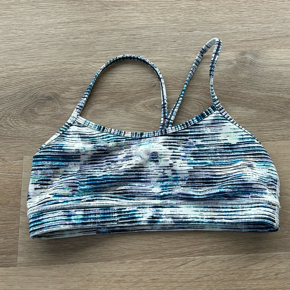 Lululemon sports bra